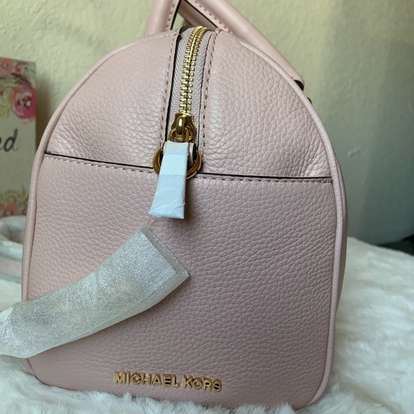 MK satchel - Picture 3 of 8